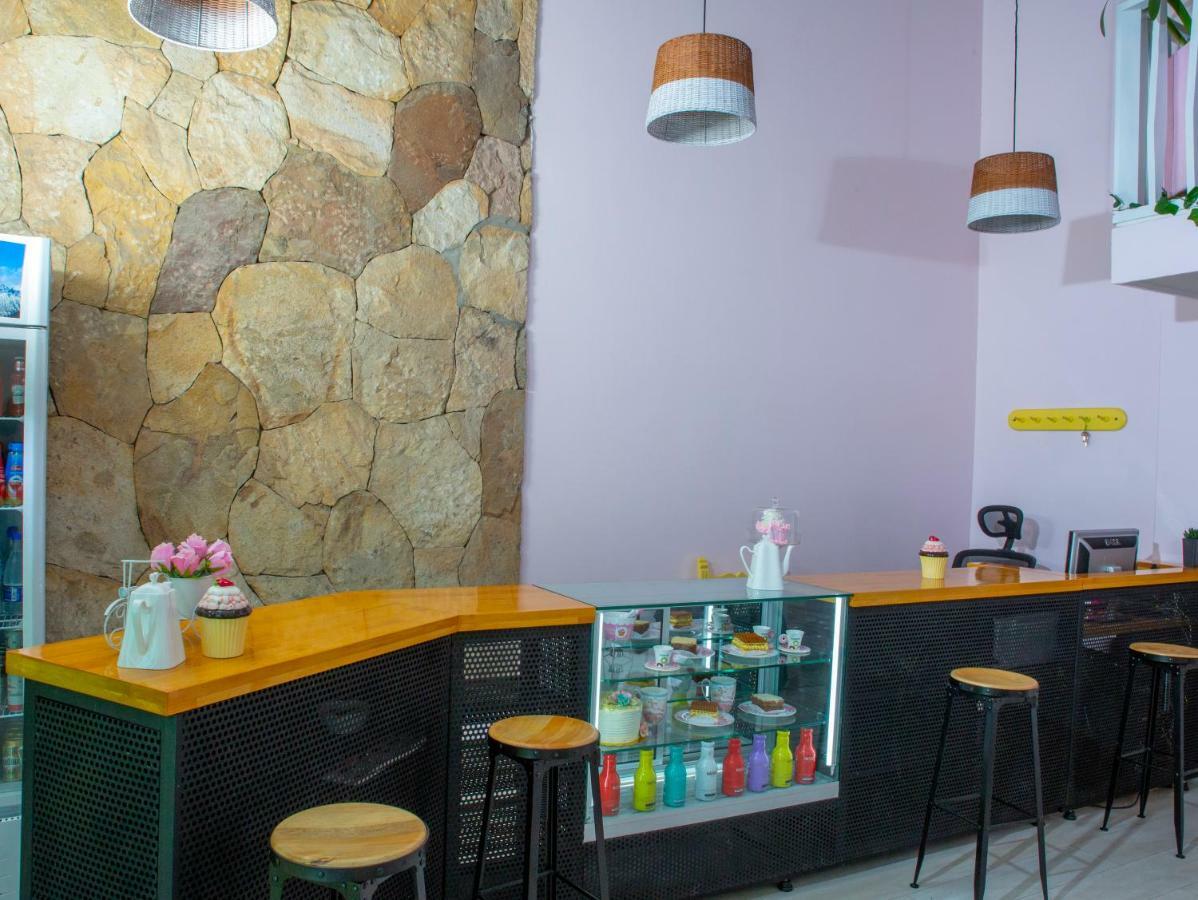 Casana Hotel Кукута Экстерьер фото