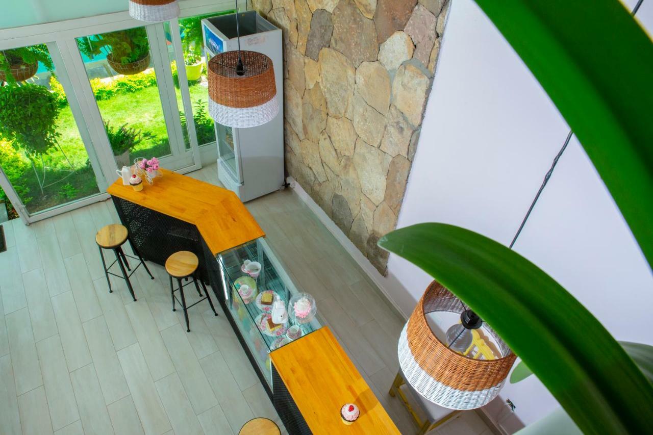 Casana Hotel Кукута Экстерьер фото