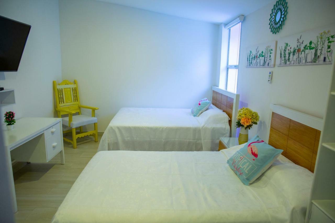 Casana Hotel Кукута Экстерьер фото